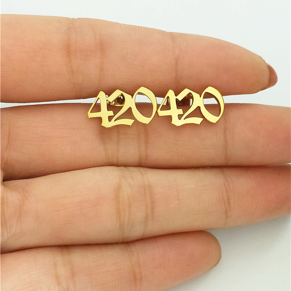 Women Accessories Name In English - Niestandardowe kolczyki sztyfty ze starym angielskim