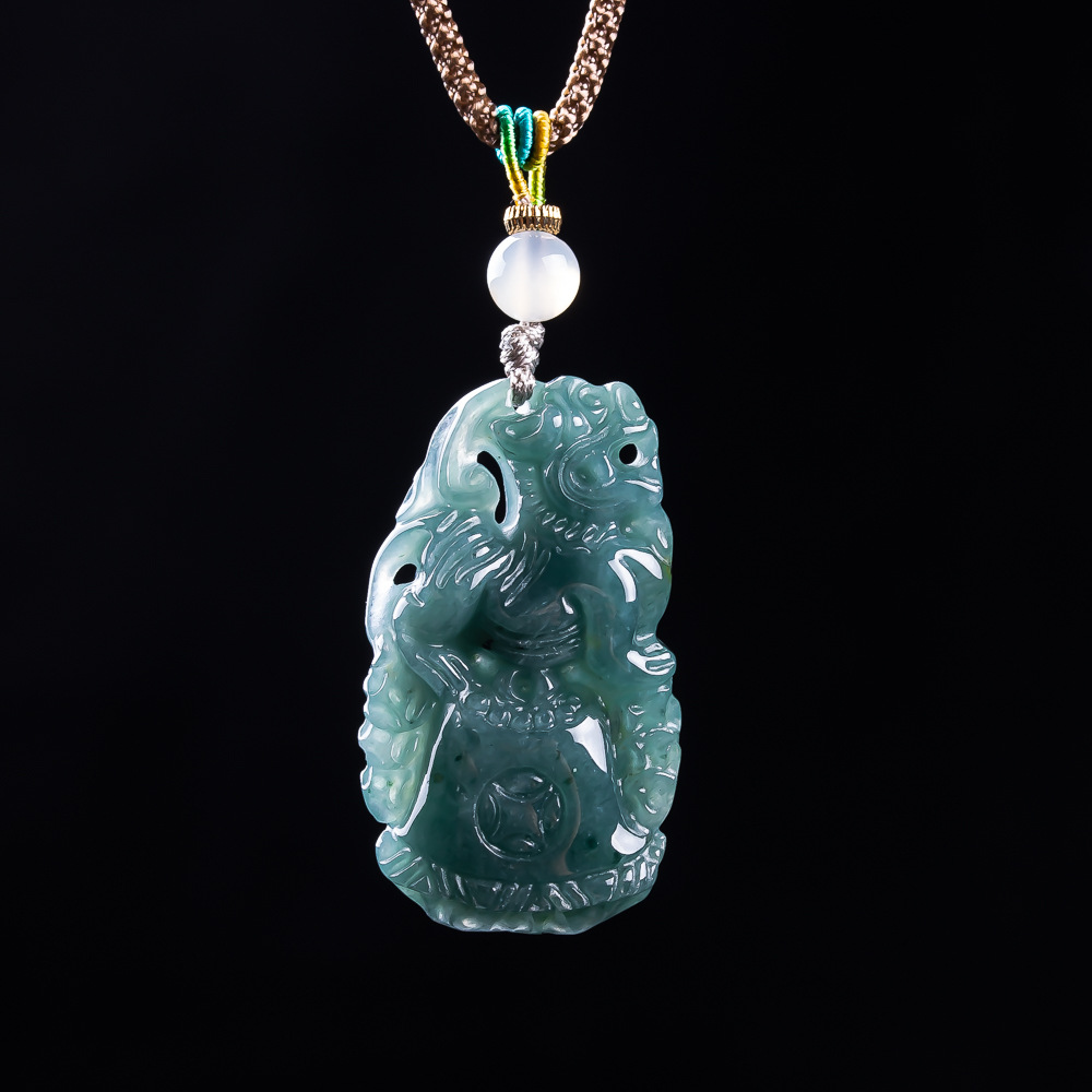 Woman Accessory - Wisiorek Pixiu z jadeitu birmańskiego, designerskie
