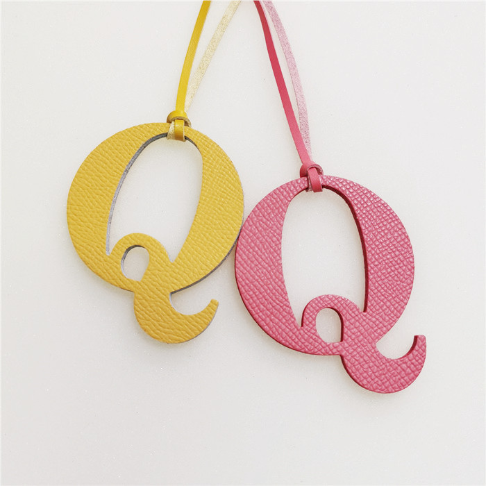 Women Accessories Name In English - Angielska litera Q Alfabet Skóra bydlęca