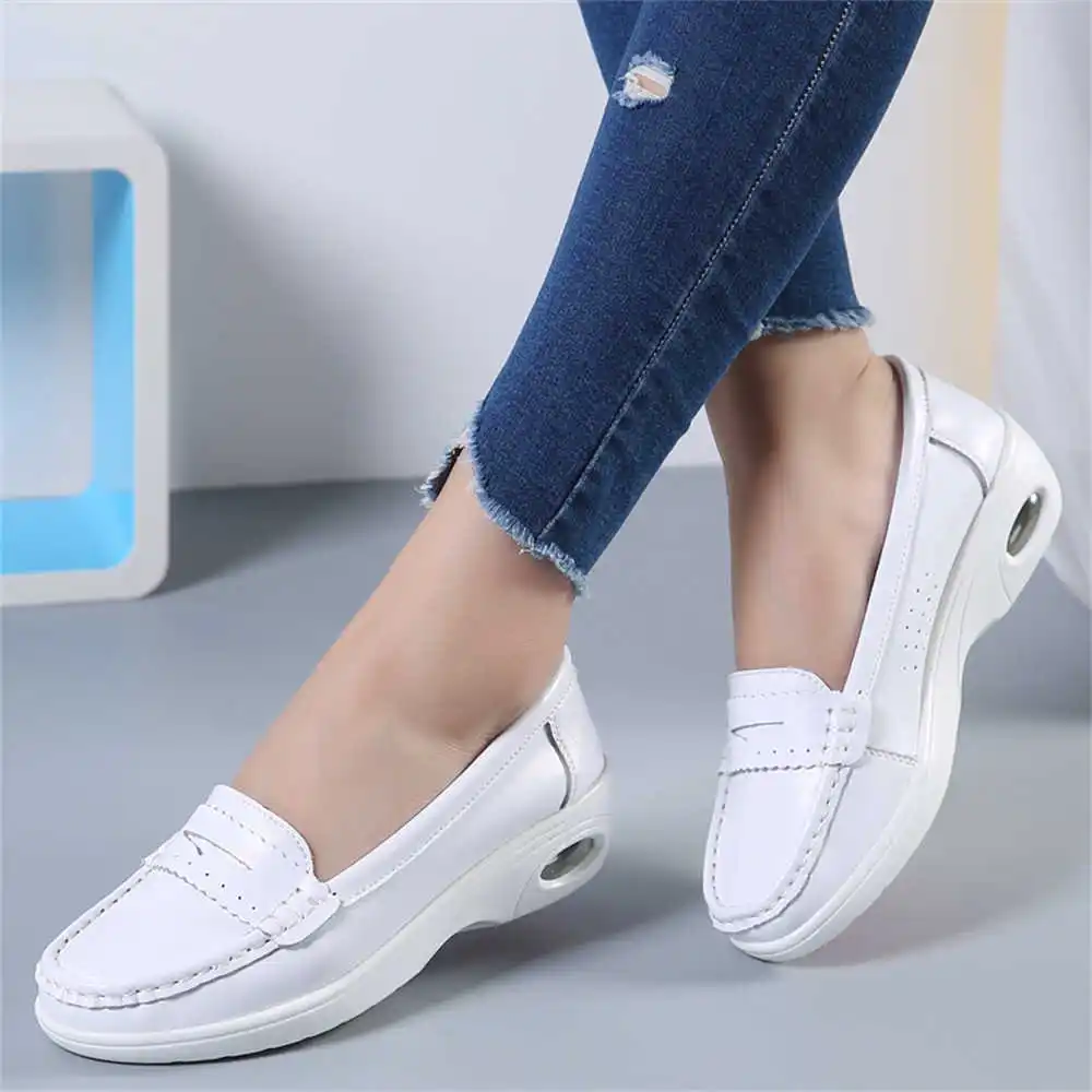 Białe buty sportowe z grubą po – Women Accessories Brand Name recenzja i cena