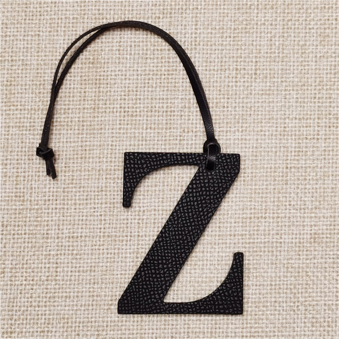 Brelok z inicjałem z alfabetu  – Women Accessories Name In English recenzja i cena