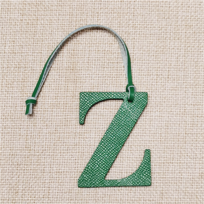 Brelok z inicjałem z alfabetu  – Women Accessories Name In English recenzja i cena
