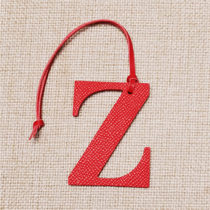 Brelok z inicjałem z alfabetu  – Women Accessories Name In English recenzja i cena