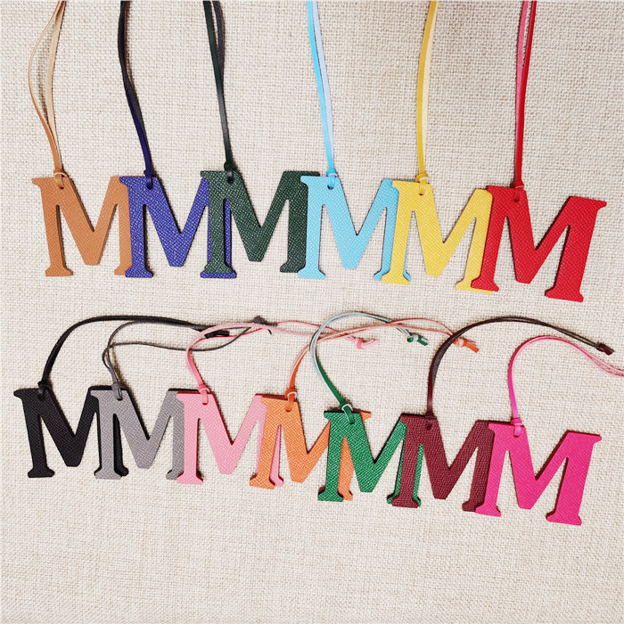 English Letter M Alphabet Cowh – Women Accessories Name In English recenzja i cena