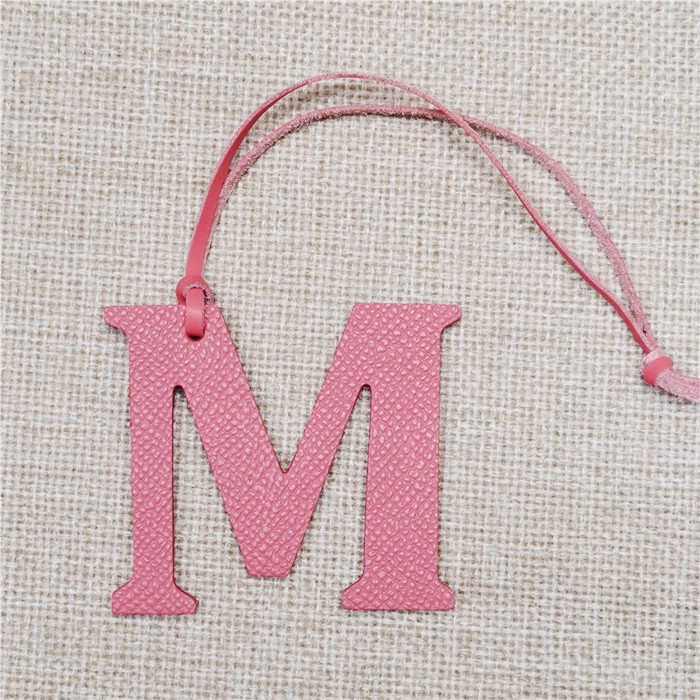 English Letter M Alphabet Cowh – Women Accessories Name In English recenzja i cena