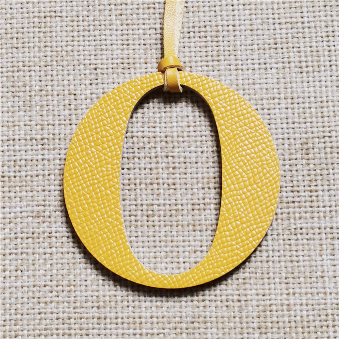 English Letter O Alphabet Cowh – Women Accessories Name In English recenzja i cena