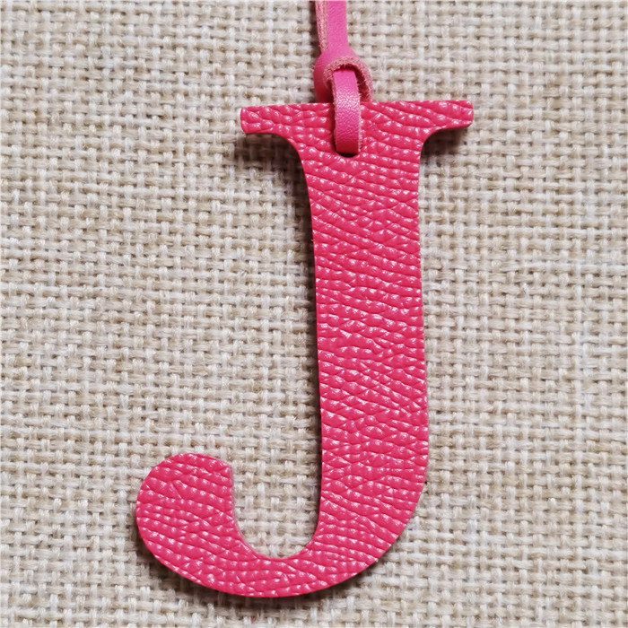 Brelok z inicjałem z alfabetu  – Women Accessories Name In English recenzja i cena